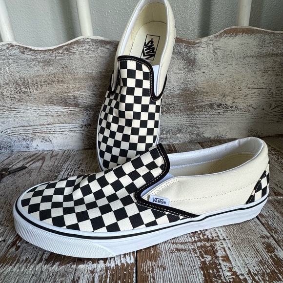 Vans Men's Black and White Checkered Slip-On Shoes - Picture 1 of 4